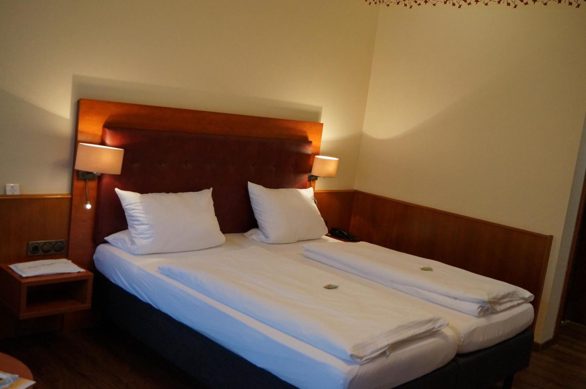 Gasthof - Hotel Zum Loewen Schwabthal المظهر الخارجي الصورة