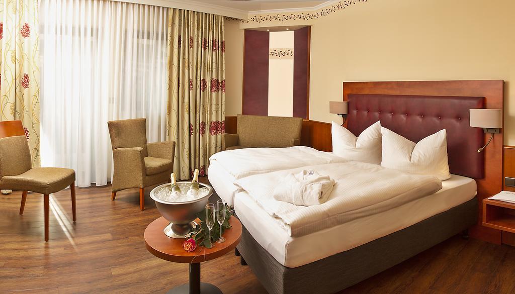 Gasthof - Hotel Zum Loewen Schwabthal المظهر الخارجي الصورة